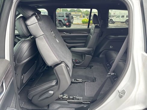 New 2025 Jeep Grand Cherokee L Limited w/ Trailer Tow Package image 24