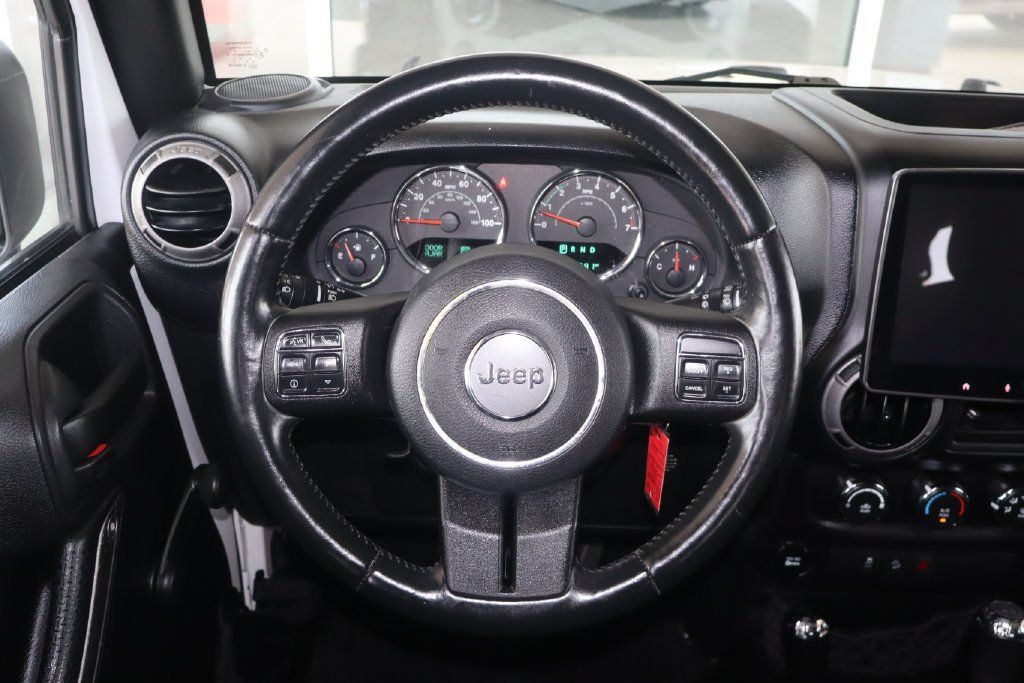 Used 2015 Jeep Wrangler Unlimited Sport w/ Connectivity Group AWD/4WD image 18