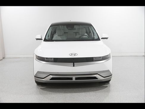 Certified 2024 Hyundai Ioniq 5 Limited AWD/4WD image 2