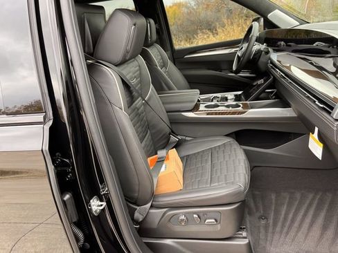 Certified 2026 Cadillac Escalade Platinum Sport image 28
