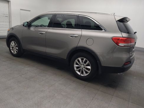 Used 2018 Kia Sorento LX image 3