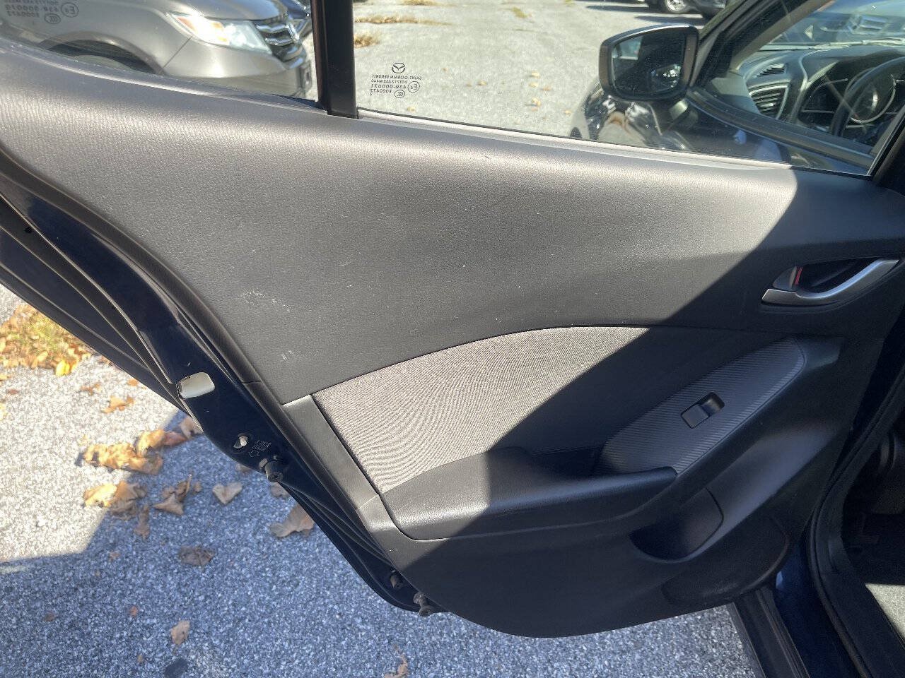 Used 2014 MAZDA MAZDA3 i Sport FWD image 17