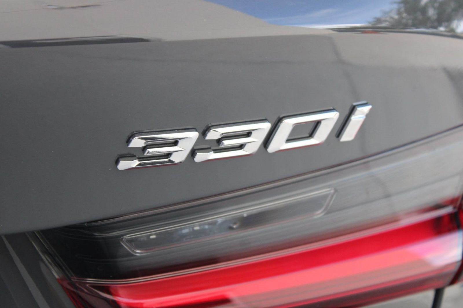Used 2026 BMW 330i Sedan w/ M Sport Package RWD image 30