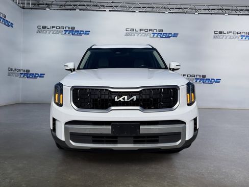 Used 2024 Kia Telluride EX w/ EX Captain's Chair Package image 2