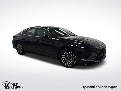 Used 2025 Hyundai Sonata Limited image 1
