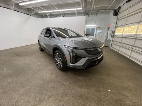 Used 2025 Cadillac Optiq Sport 2 w/ LPO, Floor Liner Package image 8