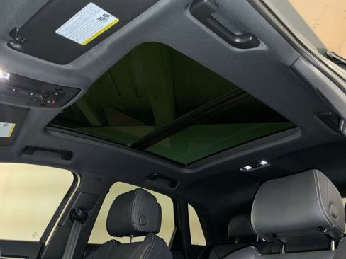 Used 2025 Audi Q3 2.0T Premium w/ Convenience Package image 5