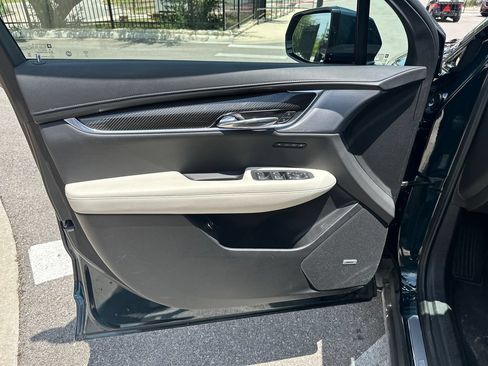 Used 2025 Cadillac XT6 Sport w/ Technology Package AWD/4WD image 19