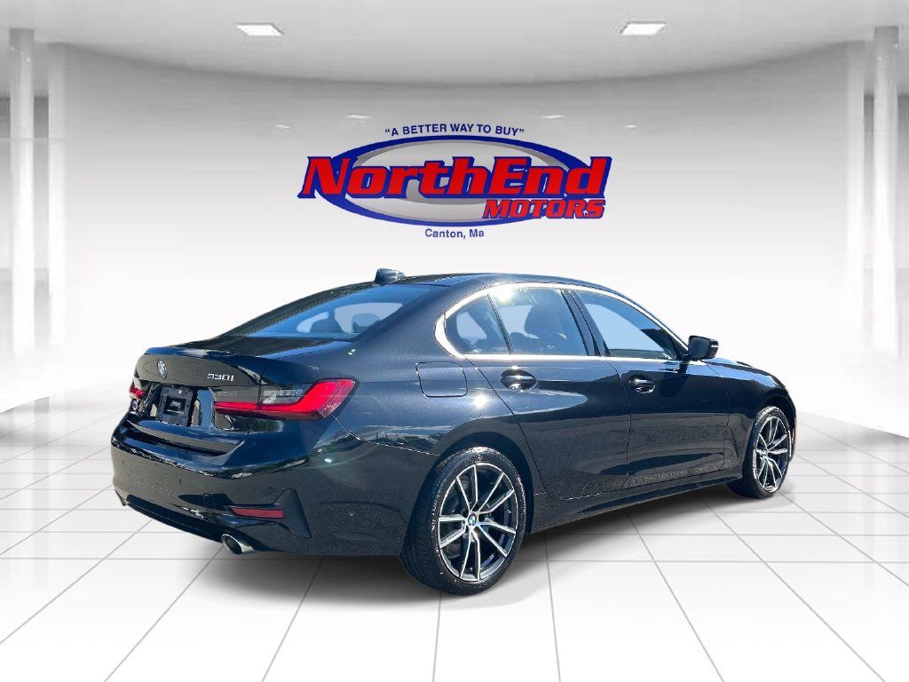 Used 2019 BMW 330i xDrive Sedan w/ Premium Package AWD/4WD image 3