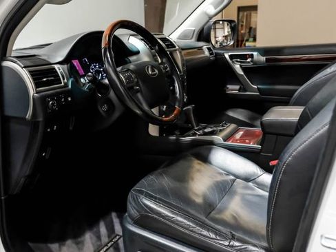 Used 2015 Lexus GX 460 w/ Premium Package AWD/4WD image 3
