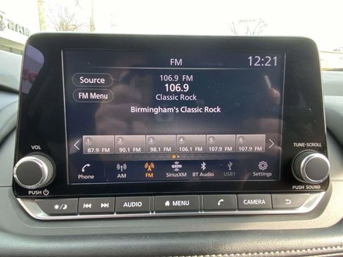 Used 2024 Nissan Rogue SV image 16