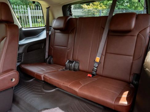 Used 2020 Chevrolet Tahoe Premier AWD/4WD image 15