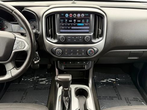 Used 2018 Chevrolet Colorado LT w/ LT Convenience Package RWD image 13