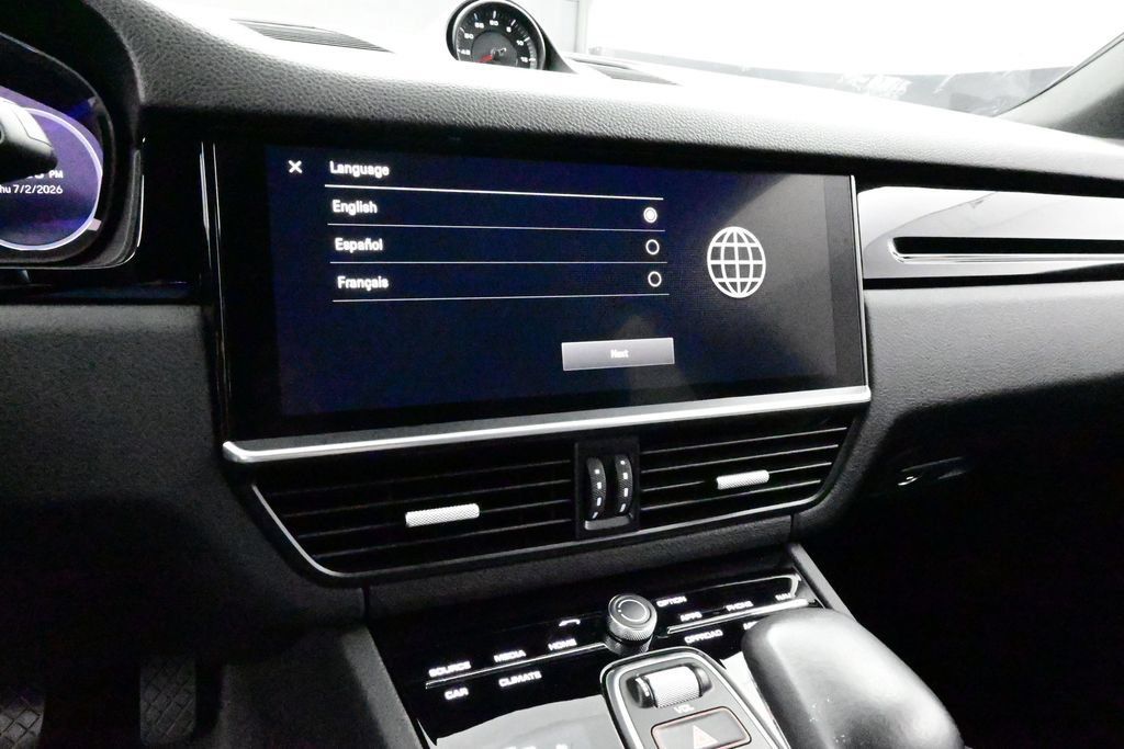 Certified 2023 Porsche Cayenne Coupe w/ Premium Package AWD/4WD image 10