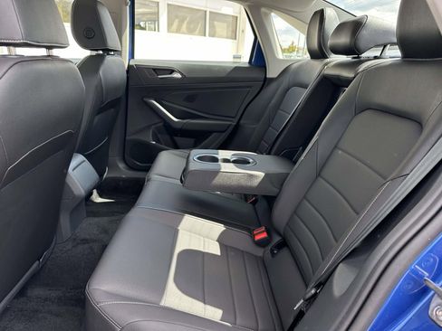 Certified 2023 Volkswagen Jetta SE w/ Panoramic Sunroof Package FWD image 12