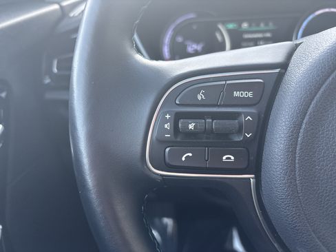 Used 2020 Kia Niro EX Premium w/ Cold Weather Package image 24