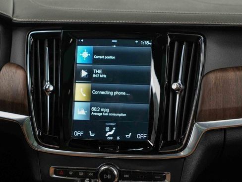 Used 2021 Volvo V90 T6 Inscription w/ Climate Package image 17