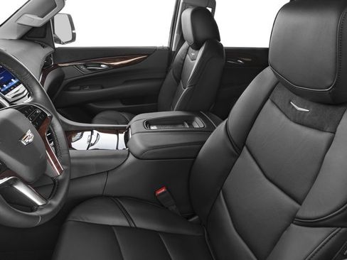 Used 2017 Cadillac Escalade Luxury AWD/4WD image 12