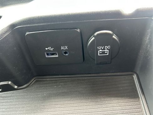 Used 2017 RAM 1500 Big Horn AWD/4WD image 40