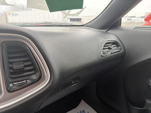 Used 2022 Dodge Challenger SXT w/ Driver Convenience Group image 20