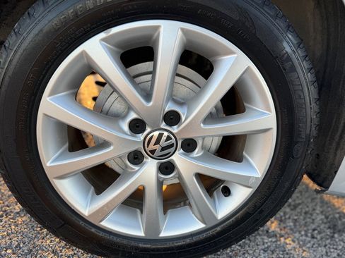 Used 2011 Volkswagen Jetta SE image 19