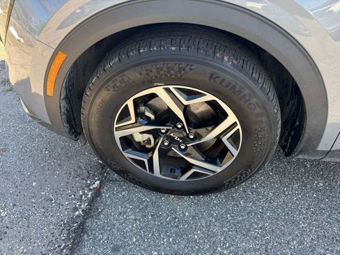 Used 2025 Kia Sportage LX image 29