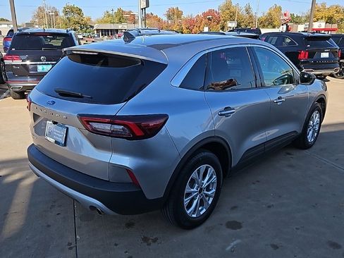 Used 2023 Ford Escape Active image 5