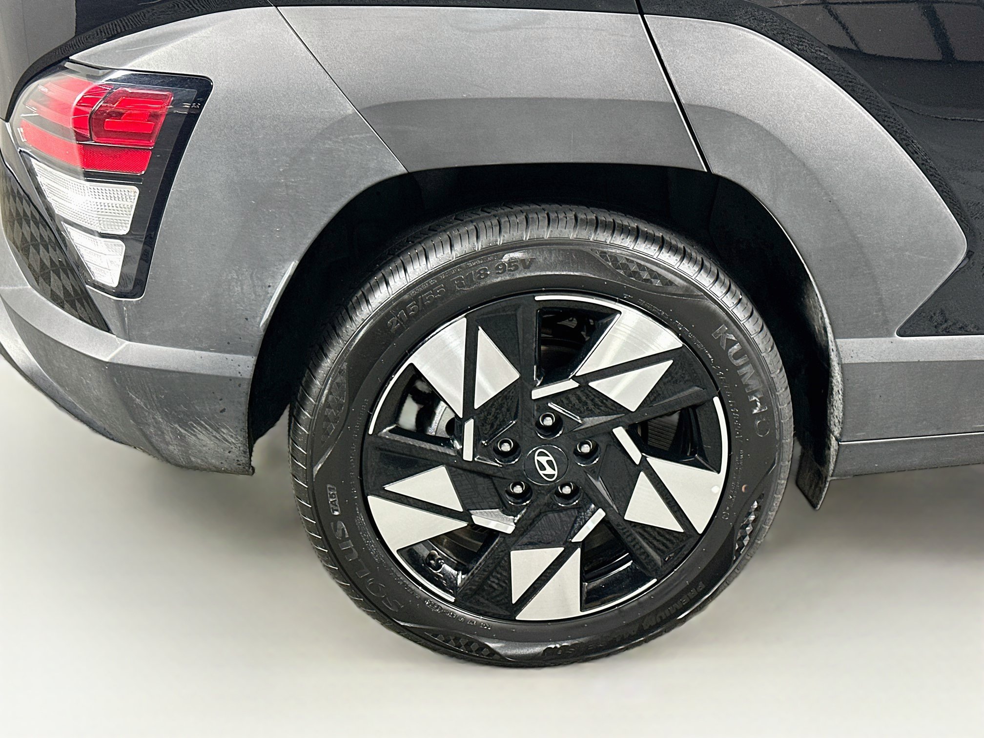 Used 2025 Hyundai Kona SEL FWD image 11