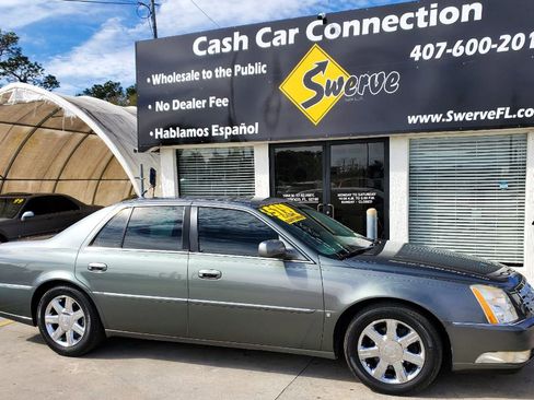 Used 2006 Cadillac DTS w/ Trunk Convenience Package image 5