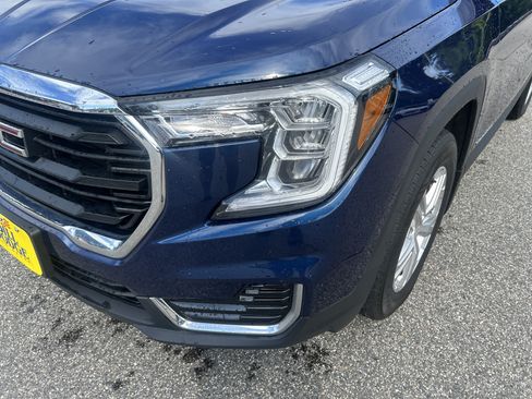 Used 2022 GMC Terrain SLE w/ Driver Convenience Package AWD/4WD image 9