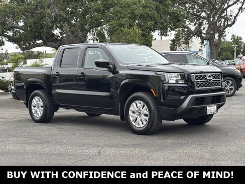 Used 2023 Nissan Frontier SV image 3