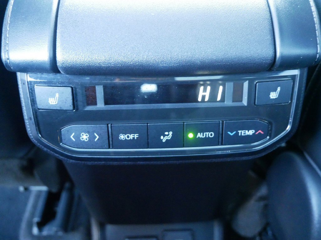 Used 2023 Toyota Highlander Platinum AWD/4WD image 13