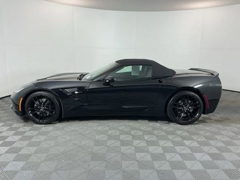 Used 2015 Chevrolet Corvette Stingray Convertible RWD image 9