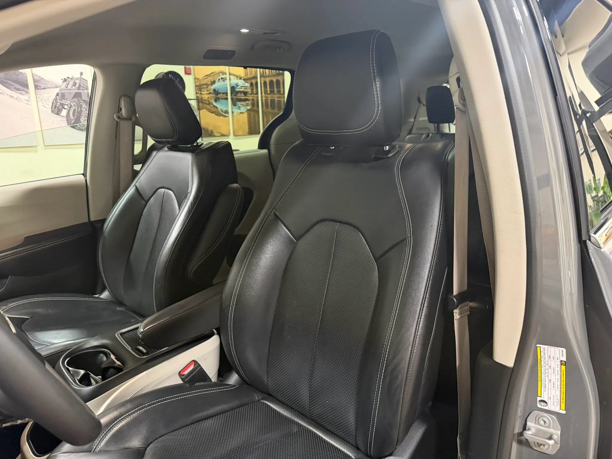Used 2022 Chrysler Pacifica Touring-L FWD image 42