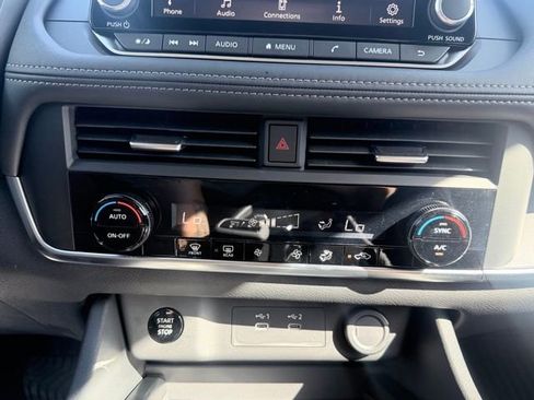 Certified 2025 Nissan Rogue SV image 15