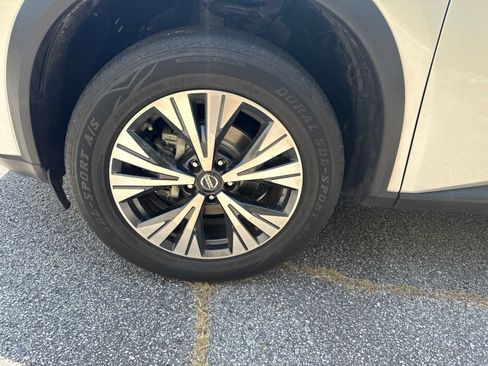 Used 2021 Nissan Rogue SV FWD image 8