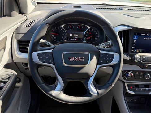 Used 2024 GMC Terrain SLT w/ Infotainment Package II image 17