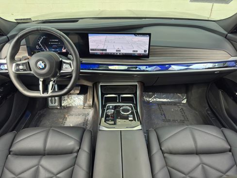 Used 2024 BMW 740i w/ Premium Package 2 RWD image 12