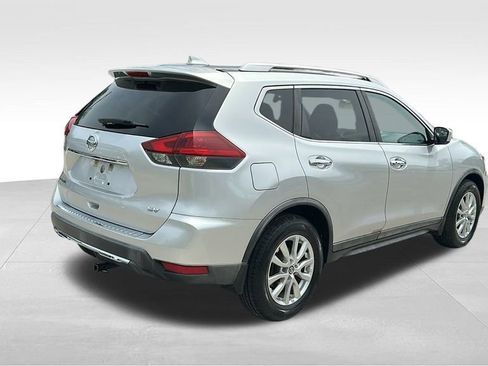 Used 2018 Nissan Rogue SV image 8