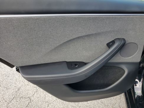 Used 2025 Tesla Model 3 image 9