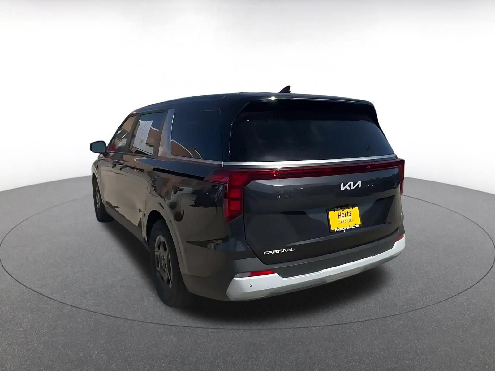 Used 2026 Kia Carnival FWD image 10