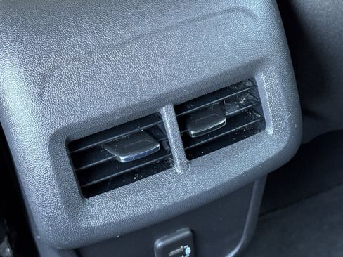 Used 2022 Chevrolet Equinox LT image 40