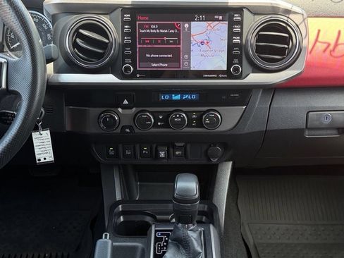 Used 2021 Toyota Tacoma SR5 AWD/4WD image 16
