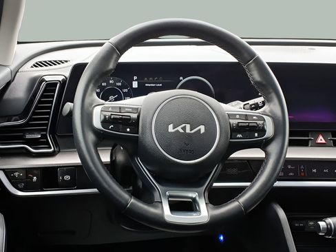 Used 2024 Kia Sportage SX image 9