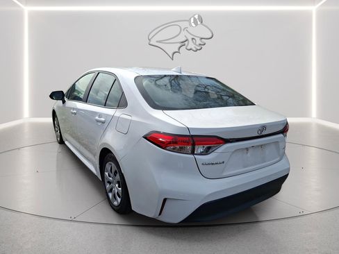 Used 2024 Toyota Corolla LE image 3
