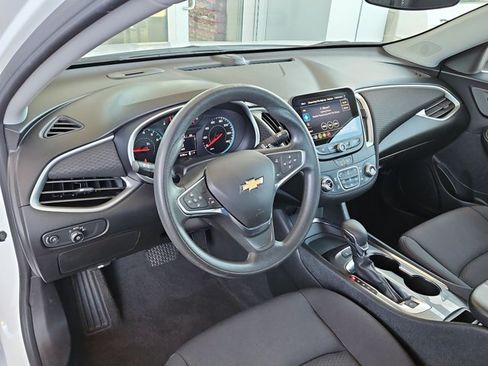 Used 2024 Chevrolet Malibu LT FWD image 9