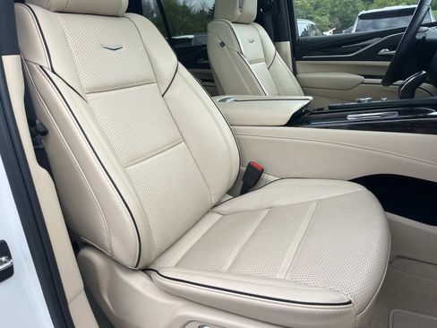 Certified 2023 Cadillac Escalade Premium Luxury AWD/4WD image 29
