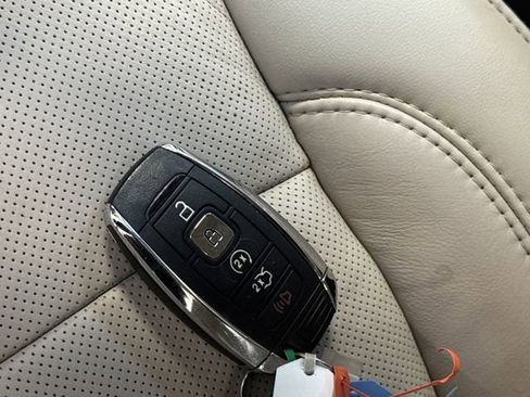 Used 2020 Lincoln MKZ Reserve w/ Luxury Package image 29