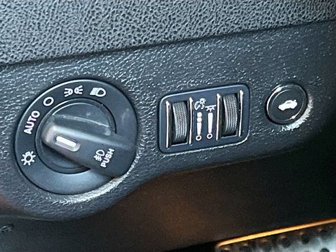 Used 2023 Dodge Charger Scat Pack w/ Navigation & Travel Group RWD image 10