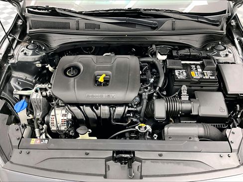 Used 2024 Kia Forte LXS w/ LXS Technology Package FWD image 9